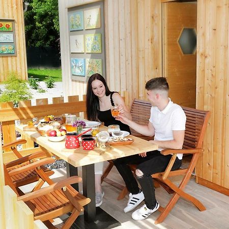 Honey Paradise Glamping Resort Dobova Buitenkant foto