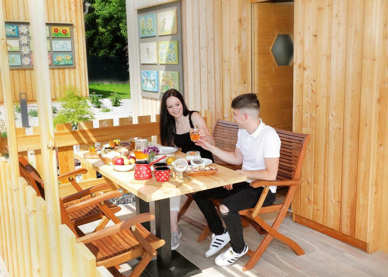 Honey Paradise Glamping Resort Dobova Buitenkant foto